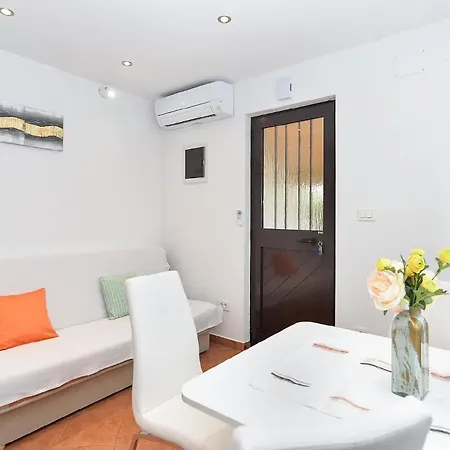 Fuer 3 Personen Ca 27 Qm In Rovinj, Istrien Istrische Riviera *